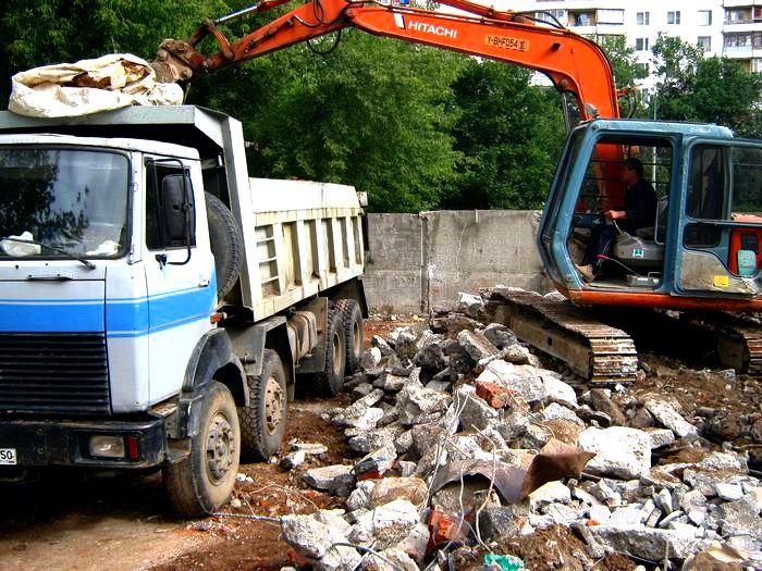 Эффективный вывоз строительного мусора: 5 причин для взаимодействия с компанией «ЭКСТРАЭКОНОМ»