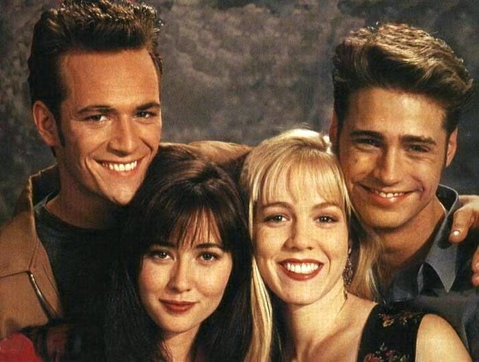 Beverly Hills 90210: Узнайте дату выхода нового сезона и подробности о возвращении любимой банды на экраны - от Entertainment Weekly