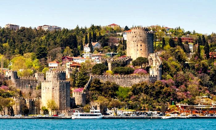 Курортный выбор в Турции: Бодрум или Мармарис? Сравнение отдыха с детьми, дайвингом и романтикой. Узнайте, какой из них дешевле и лучший для отдыха в этом году.