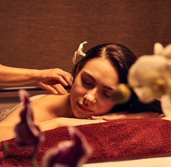 Тайський масаж: Комплексний підхід до оздоровлення в Royal Thai Spa