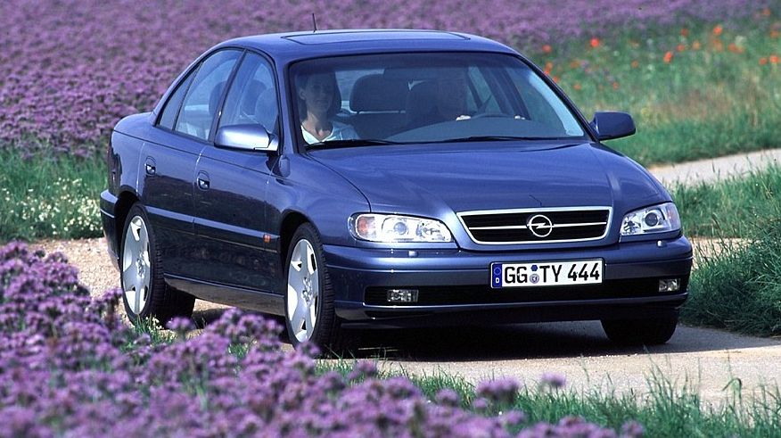 Багато автомобіля, але не завжди цілого: обираємо Opel Omega B з пробігом