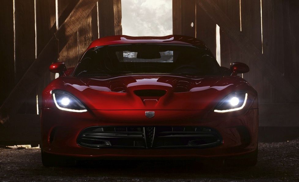 Сучасний Dodge Viper і його предки: змії з баранячою головою