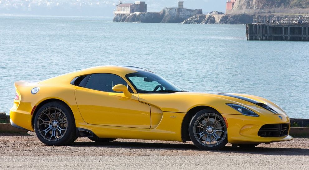 Сучасний Dodge Viper і його предки: змії з баранячою головою