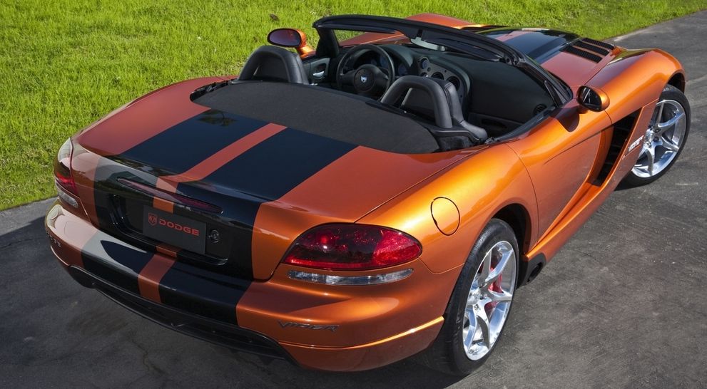 Сучасний Dodge Viper і його предки: змії з баранячою головою