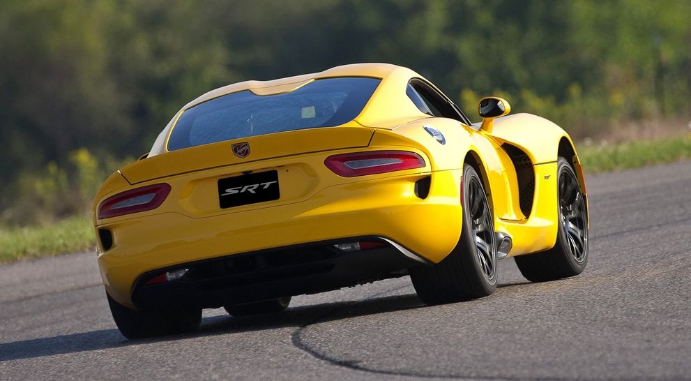 Сучасний Dodge Viper і його предки: змії з баранячою головою