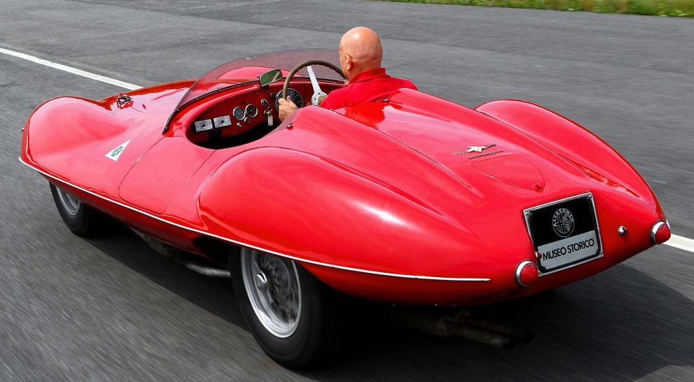 Суперкари в деталях: Alfa Romeo Disco Volante - впізнані літаючі об'єкти